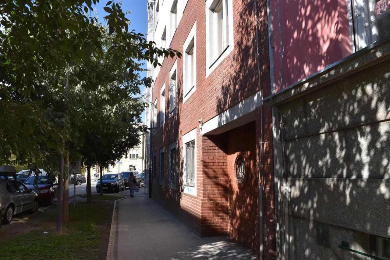 Exit Labirint Centar Hostel Novi Sad Ngoại thất bức ảnh