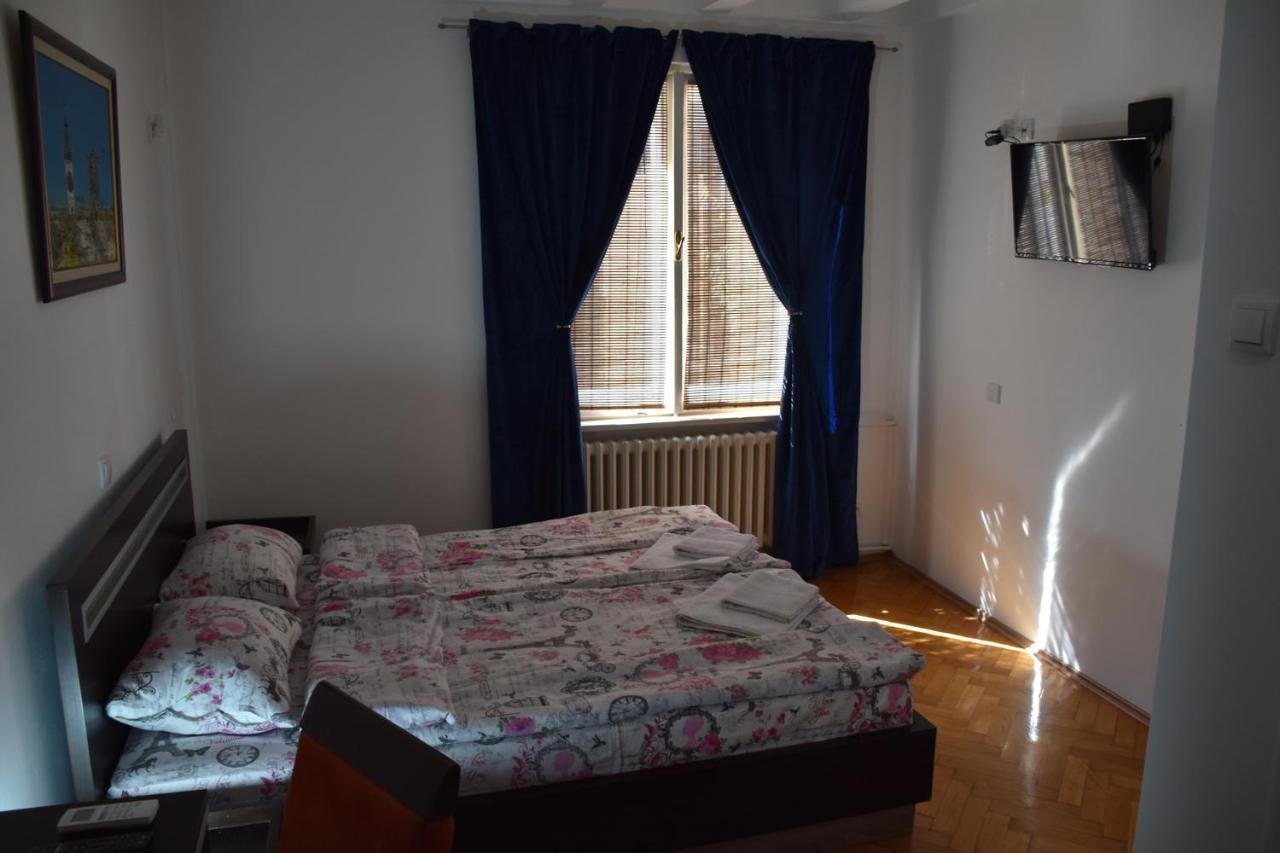 Exit Labirint Centar Hostel Novi Sad Ngoại thất bức ảnh
