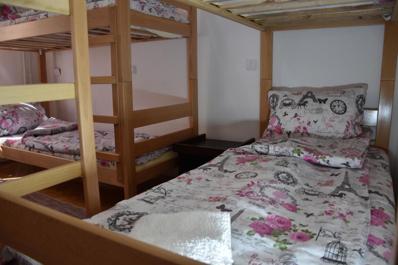 Exit Labirint Centar Hostel Novi Sad Ngoại thất bức ảnh