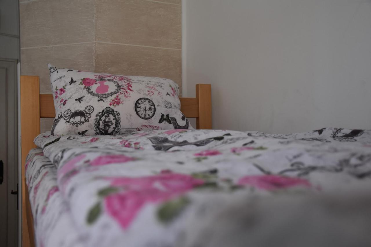 Exit Labirint Centar Hostel Novi Sad Ngoại thất bức ảnh