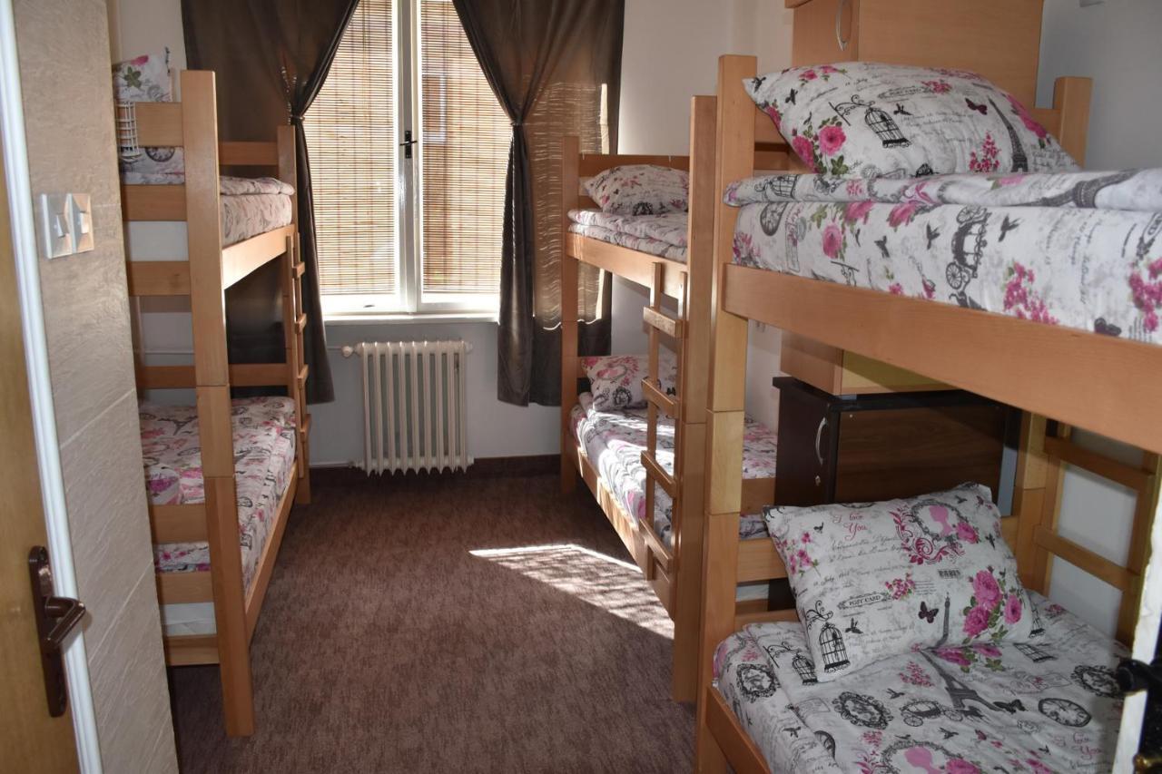 Exit Labirint Centar Hostel Novi Sad Ngoại thất bức ảnh