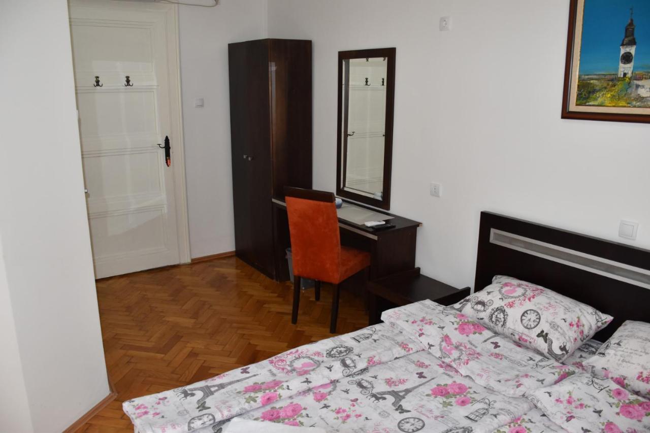 Exit Labirint Centar Hostel Novi Sad Ngoại thất bức ảnh