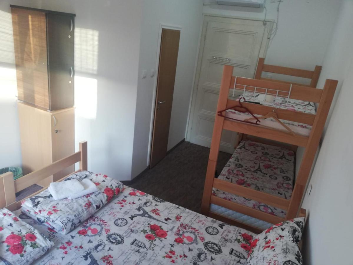 Exit Labirint Centar Hostel Novi Sad Phòng bức ảnh