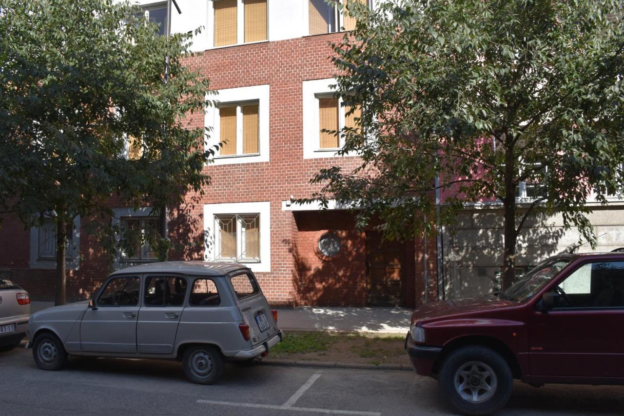 Exit Labirint Centar Hostel Novi Sad Ngoại thất bức ảnh